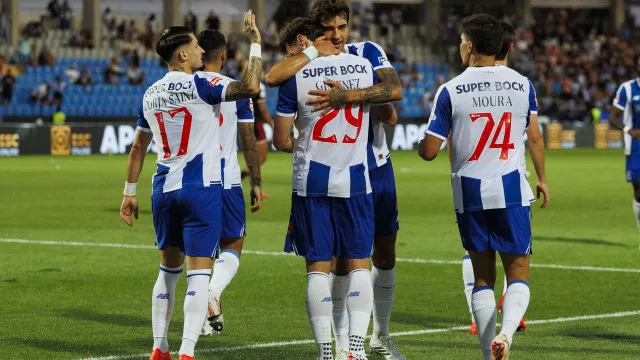 
                    EM DIRETO: FC Porto bate Casa Pia e Académico Viseu vence Vitória em casa
                