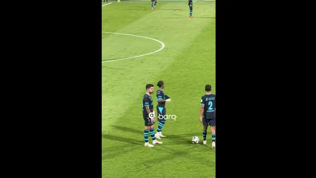 
                    Inconcebível. Adeptos do Al Taawon provocam Rúben Neves... com Diogo Jota
                