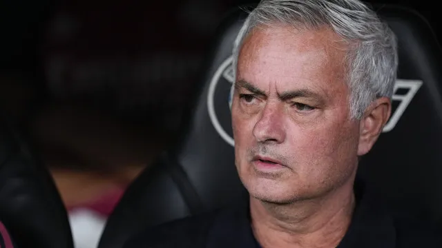 
                    Mourinho elogia Guler e provoca jornalistas: 