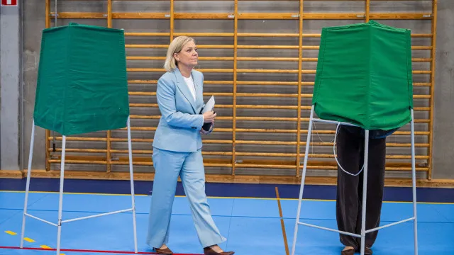 
                    Urnas na Suécia abriram para as eleições legislativas
                