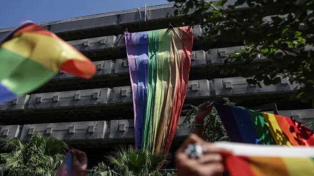 
                    Polícia turca detém ativistas LGBT e faz buscas em várias províncias
                