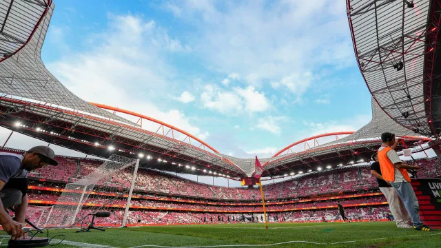 
                    EM DIRETO: Benfica-Gil Vicente e Arouca-Santa Clara abrem ordem na I Liga
                