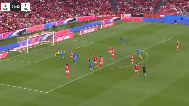 
                    Defesas que valem pontos. Samuel Soares salvou Benfica de perder vantagem
                