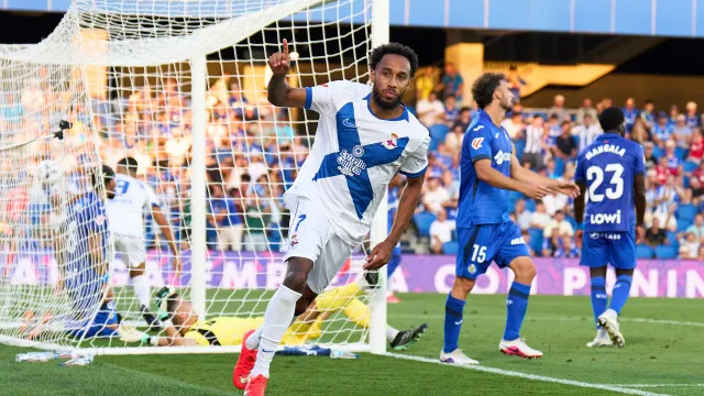 
                    'Santo' Aubameyang garante que Deportivo se mantém invicto na La Liga
                