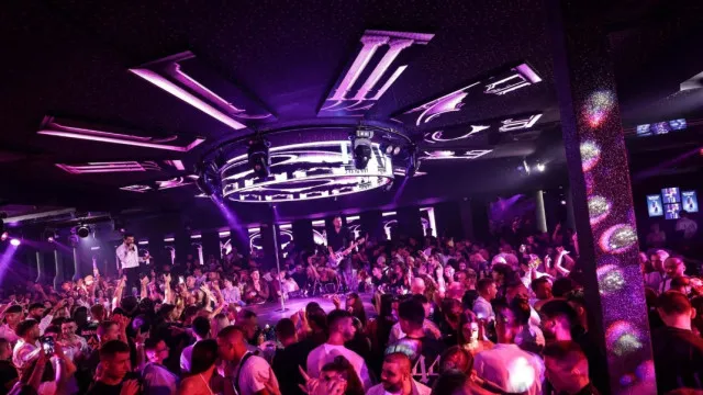 
                    Festa acaba em desacatos (e ao tiro) em Lisboa. Jovem de 21 anos baleado
                