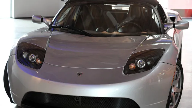 
                    Será agora? Apresentação do novo Tesla Roadster anunciada para outubro
                