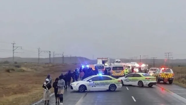 
                    Pelo menos 21 mortos em acidente rodoviário na África do Sul
                