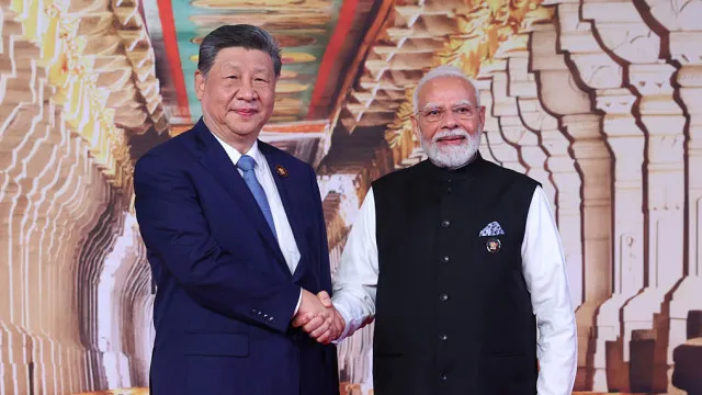 
                    China diz que encontro entre Xi e Modi reafirma impulso das relações
                