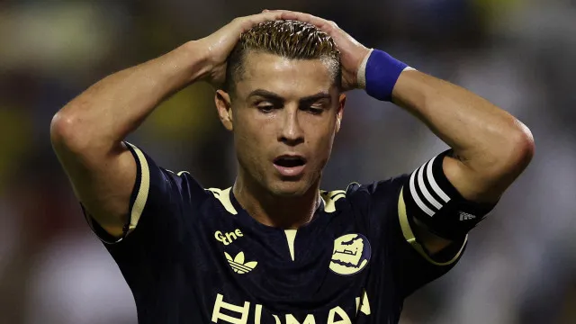 
                    Após recado de CR7, Liga Saudita reage a cânticos sobre Diogo Jota
                