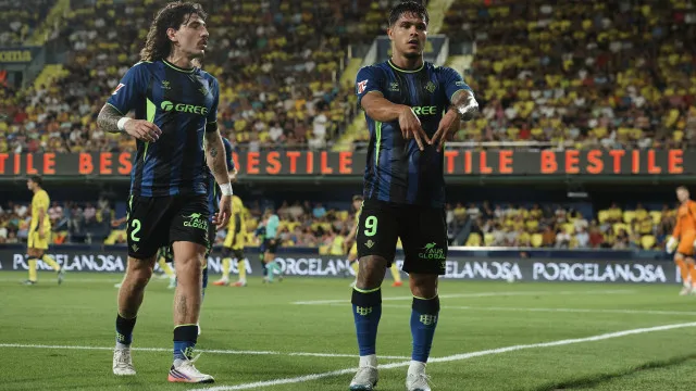 
                    Atenção, FC Porto. Betis bate Villarreal e sobe ao pódio na La Liga
                