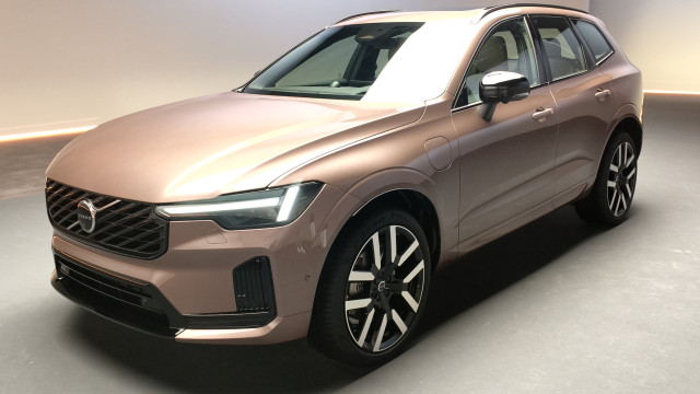 Volvo XC60 foi renovado e autonomia elétrica destaca-o da concorrência