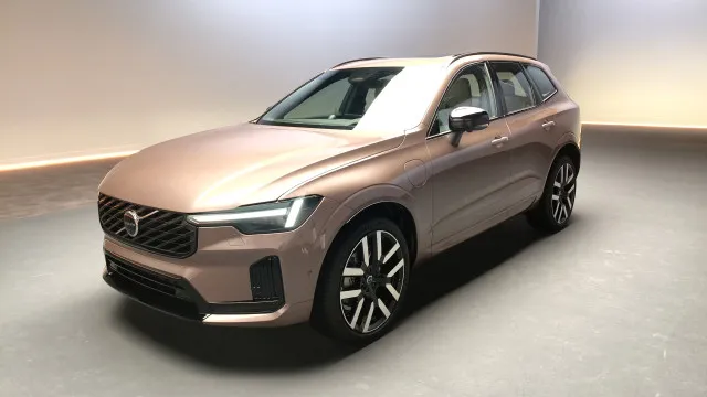 
                    Volvo XC60 foi renovado e autonomia elétrica destaca-o da concorrência
                