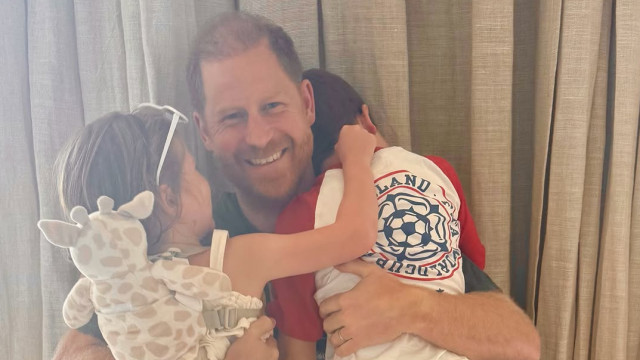 Harry e Meghan Markle mudam filhos de escola por questões de segurança