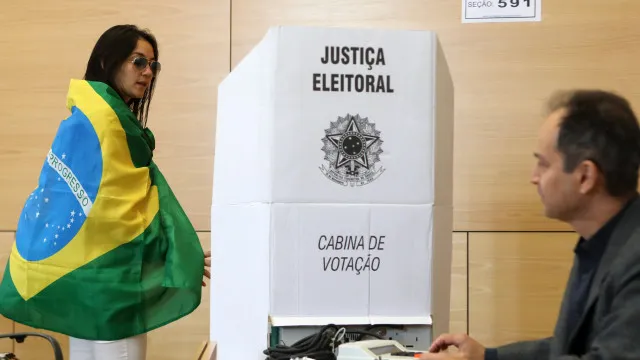 
                    Casa do Brasil em Lisboa incentiva imigrantes a votarem nas presidenciais
                