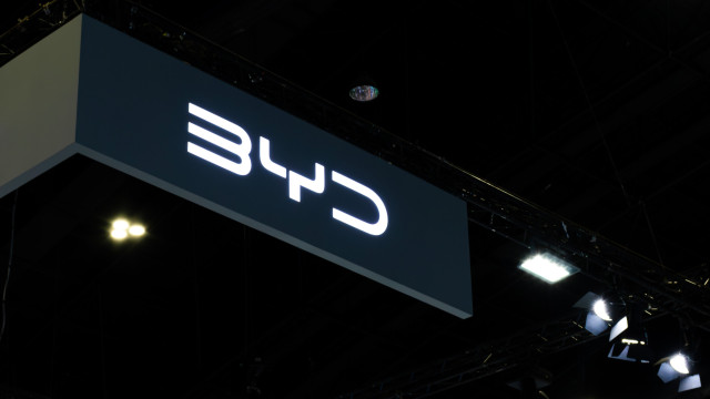 BYD elétrico que recupera 400km de autonomia em 20 minutos chega à Europa