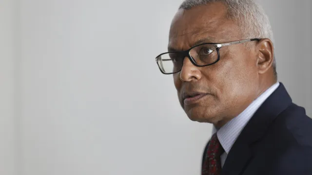 
                    Partido no poder em Cabo Verde apoia recandidatura de chefe de Estado
                