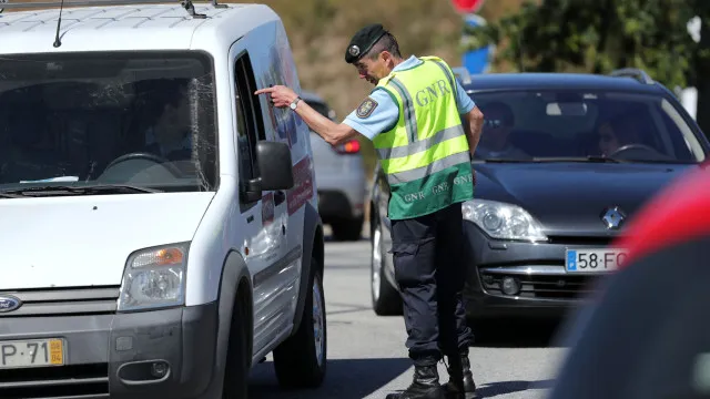 
                    Sete mortos e quase mil feridos nas estradas portuguesas numa semana
                