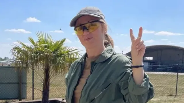
                    Comandante levou namorada do Tinder a bases da NATO, incluindo Oeiras
                