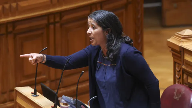 PCP propõe salário mínimo de 1.100 euros em 2027