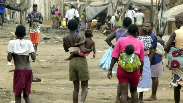 
                    Gravidez na adolescência em Angola caiu de 34,5% para 27,1% em dez anos
                