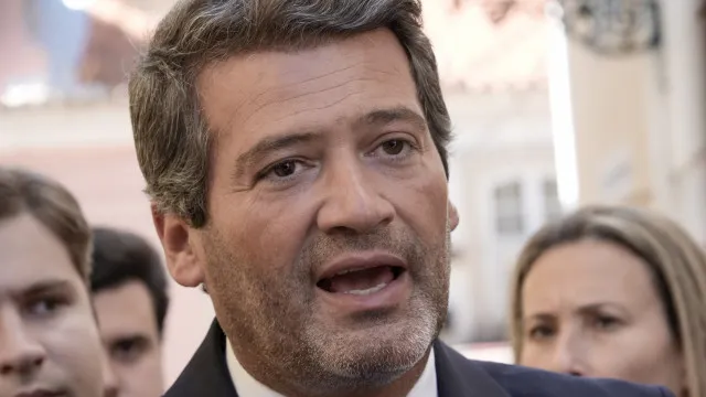 Ventura acusa PSD e Aguiar-Branco de tentarem bloquear inquérito a Neves