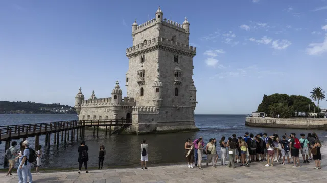 
                    Turistas brasileiros em Portugal aumentam e deixam receitas recorde
                