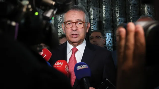 
                    Seguro afirma que é dever de todos melhorar o SNS e reitera apelo a pacto
                