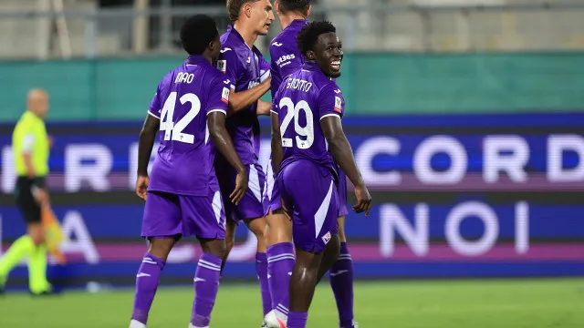 
                    Fiorentina 'devora' Pisa na Taça na estreia a marcar de Pedro Gonçalves
                