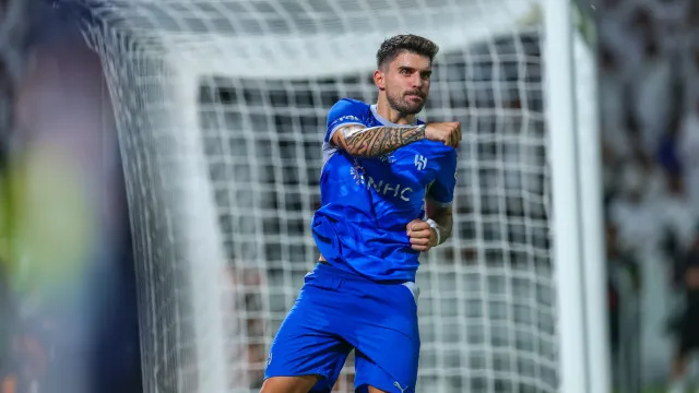 
                    Rúben Neves decisivo na vitória ante Al Gharafa após duas expulsões
                