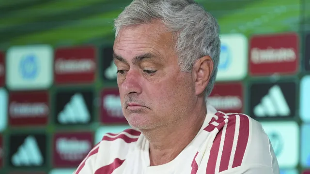 
                    Mourinho recusa comparações e aborda polémica de Ceuta: 