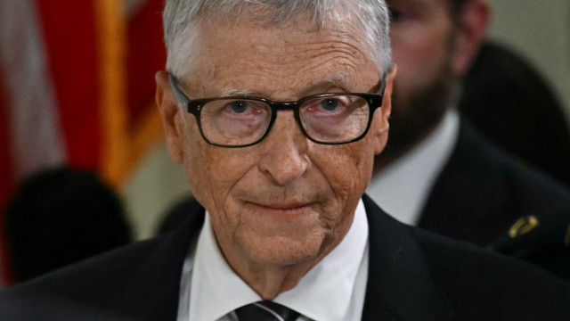 Bill Gates investirá milhões para levar IA para a educação e saúde