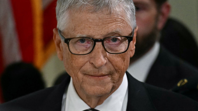 Bill Gates investirá milhões para levar IA para a educação e saúde