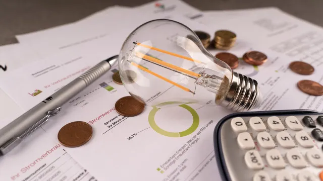 
                    Eletricidade: Mercado livre ou regulado? Como saber qual é mais vantajoso
                