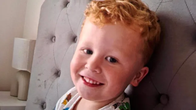 
                    Noah Woods fugiu de parque infantil através de 