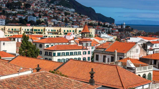 
                    Proteção Civil alerta para tempo quente e seco nos próximos dias na Madeira
                