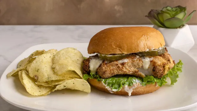 
                    Receita do hambúrguer (mais tuga) que vai fazer furor na próxima estação
                