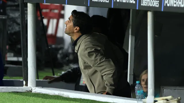 
                    Palmeiras, de Abel, salva-se nos penáltis rumo às 'meias' da Libertadores
                