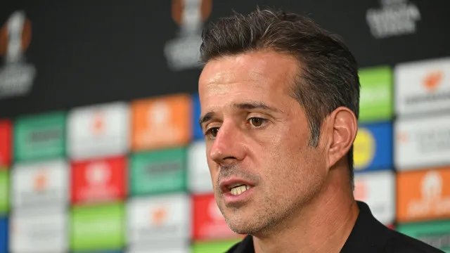 
                    Marco Silva trava euforia do Benfica: 