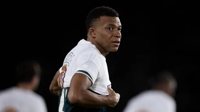
                    Mbappé quebra o silêncio: 