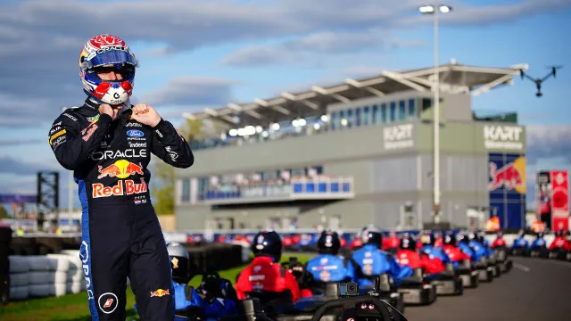 Verstappen ultrapassou 100 rivais em 35 minutos (incluindo um português)
