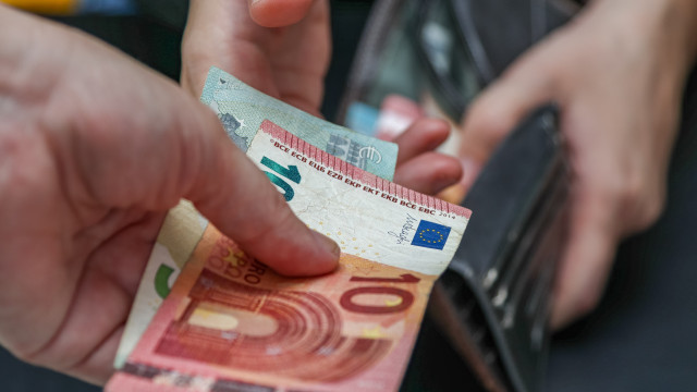 970€, 1.000€... Salário mínimo divide patrões e sindicatos: O que vem aí?