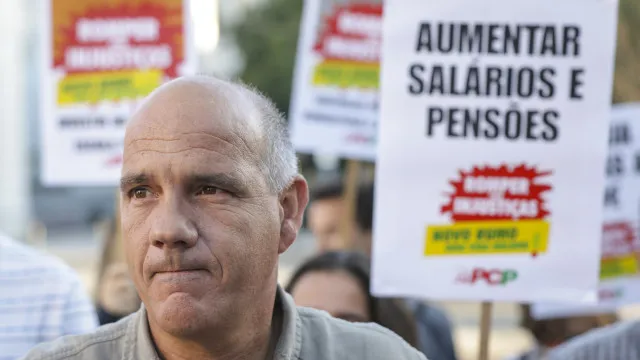 Se OE não fizer face à subida do custo de vida, PCP votará contra
