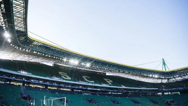 
                    EM DIRETO: País de Gales no caminho de Portugal na estreia de Jorge Jesus
                