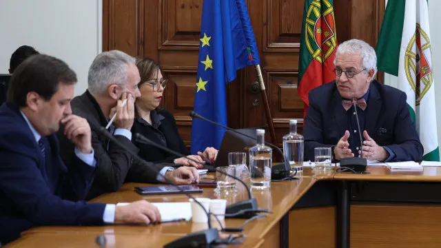 
                    Atual e antigos presidentes da RTP chamados ao Parlamento
                