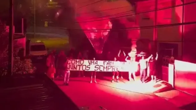 
                    Arrepiante. Claque do Leixões fez isto para apoiar filho de Fangueiro
                
