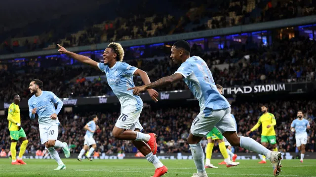 
                    Nasce um novo prodígio. City goleia Norwich com bis de Floyd Samba
                