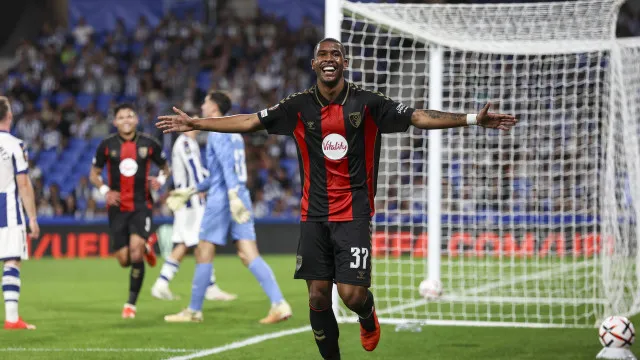 
                    António Silva bate Guedes no Sociedad-Bournemouth. Juventus goleia NEC
                