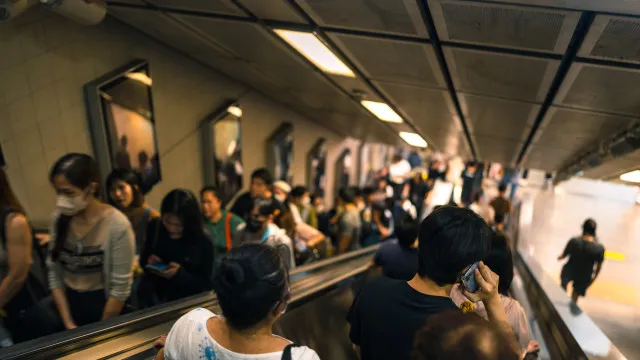 
                    O hábito diário (errado) nos transportes que stressa os utilizadores
                