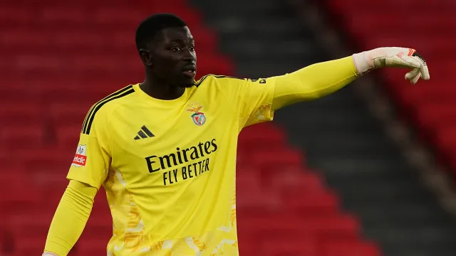 
                    Samuel Soares 'senta' Trubin no Benfica: 
