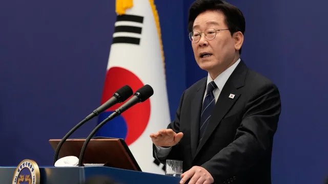 
                    Coreia do Sul nega planos para enviar forças armadas para Ormuz
                